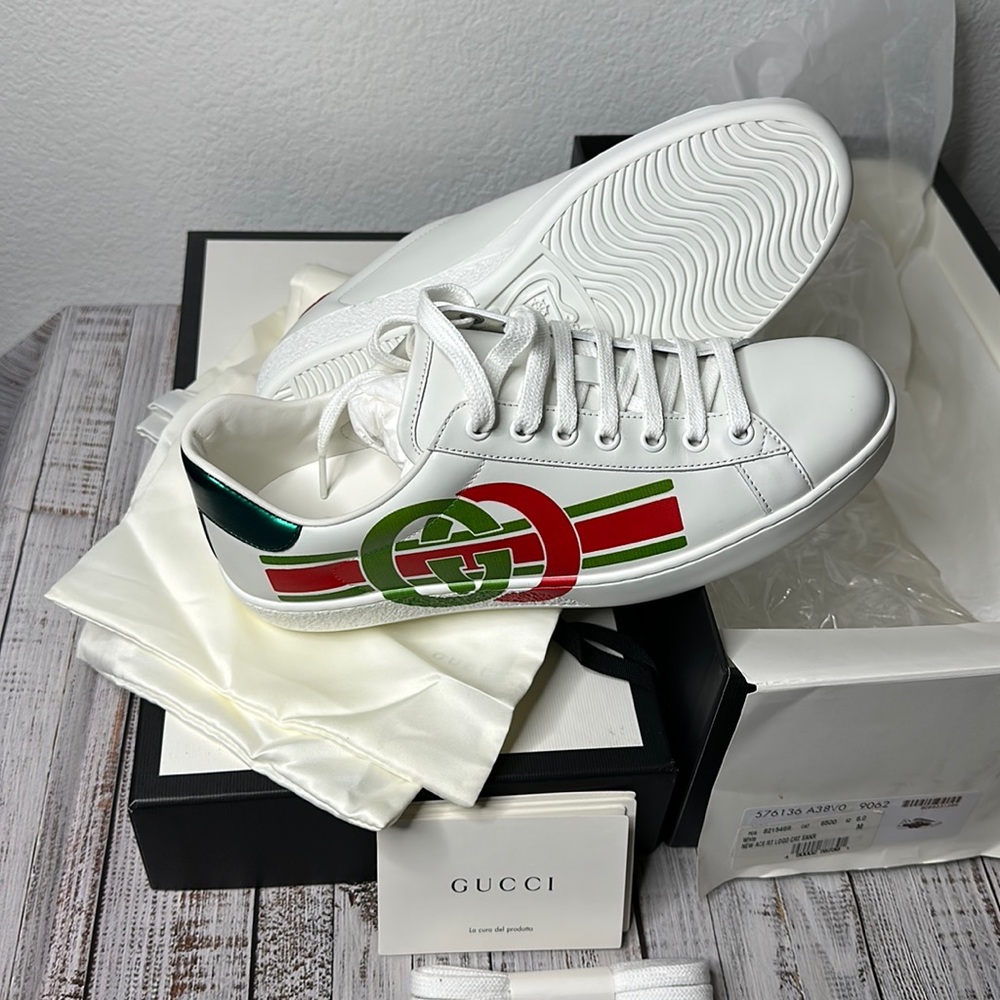 Gucci ace GG logo